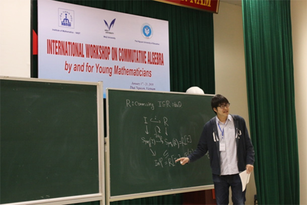 Bài thuyết trình của giảng viên Taniguchi từ Đại học Waseda